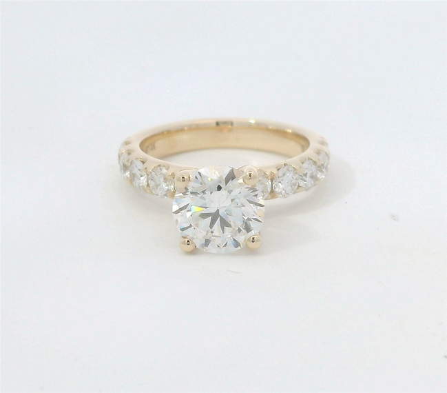 14K Yellow Gold 3.04 CTTW Lab Grown Diamond Round Shaped Engagment Ring.