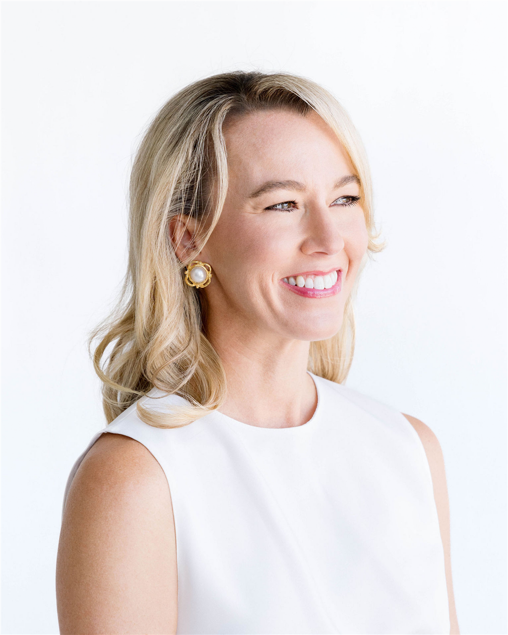 Susan Shaw Pearl Scroll Studs