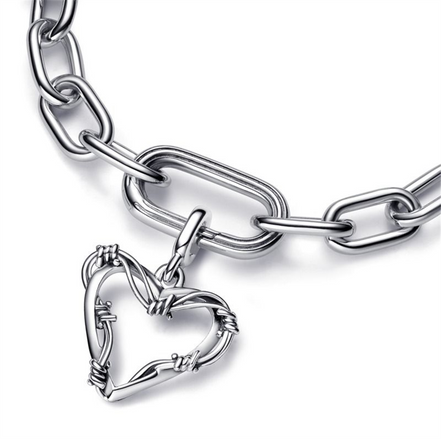 Pandora ME/Moments Wire Heart Medallion Charm