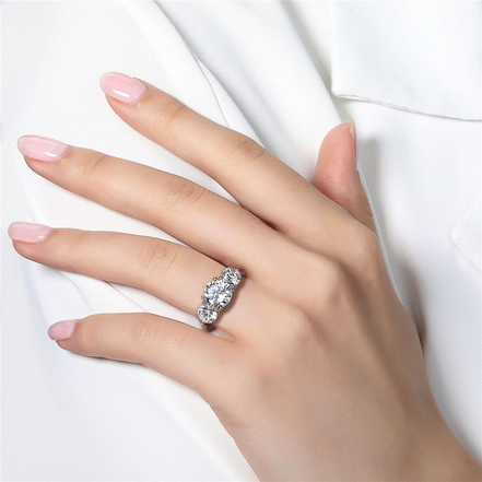 Lafonn 2.99 CTW Simulated Diamond Classic Three-Stone Engagement Ring Size 7