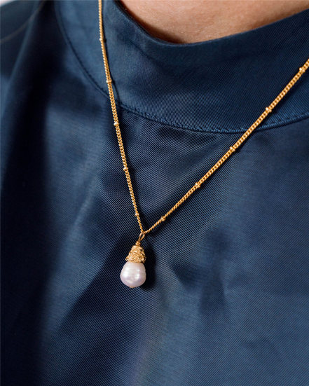 Susan Shaw Dainty Pearl Drop Necklace