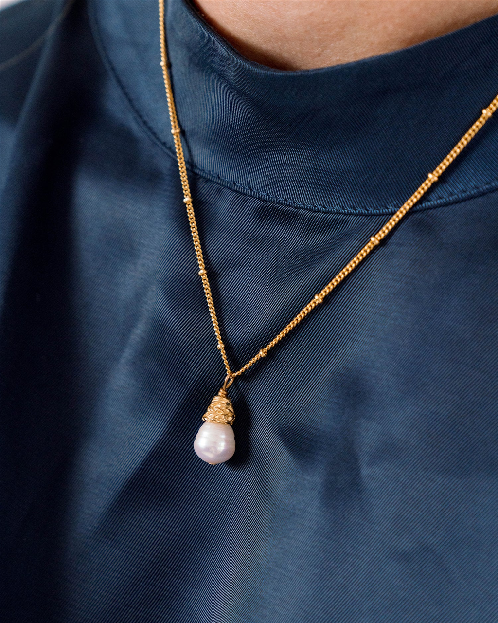 Susan Shaw Dainty Pearl Drop Necklace