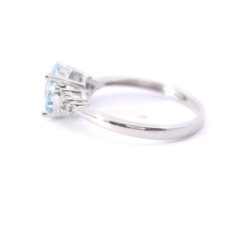 14K White Gold Diamond And Aquamarine Fashion Ring