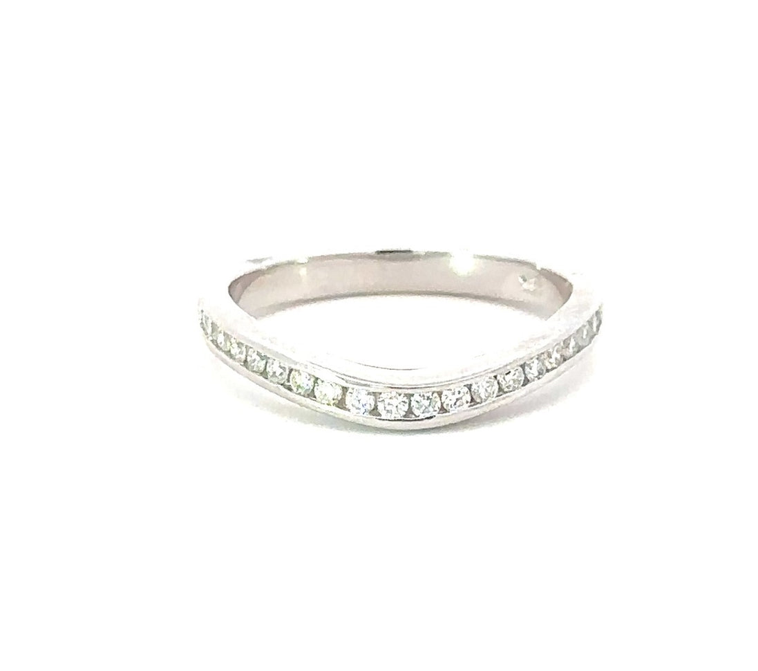 14K White Gold .25 CTTW Curved Diamond Band