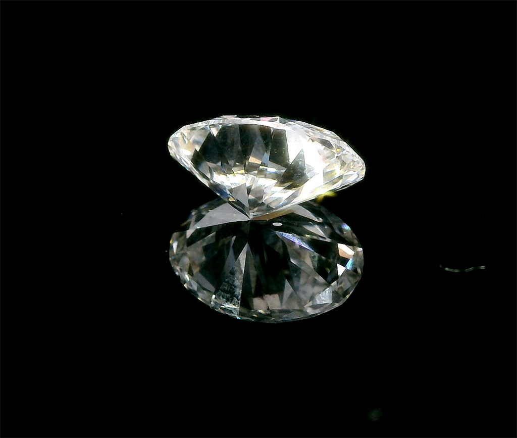 2.06Ctw E Vvs2 Lab Grown Oval Diamond