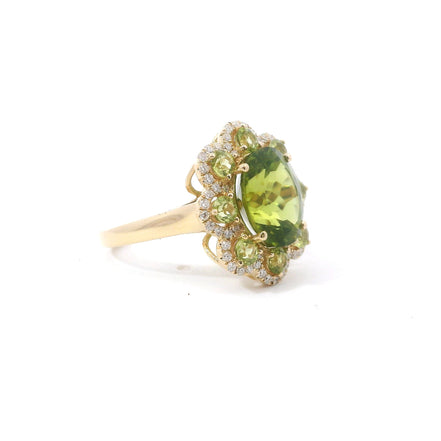 14K Yellow Gold Diamond And Peridot Flower Shaped Fashion Ring