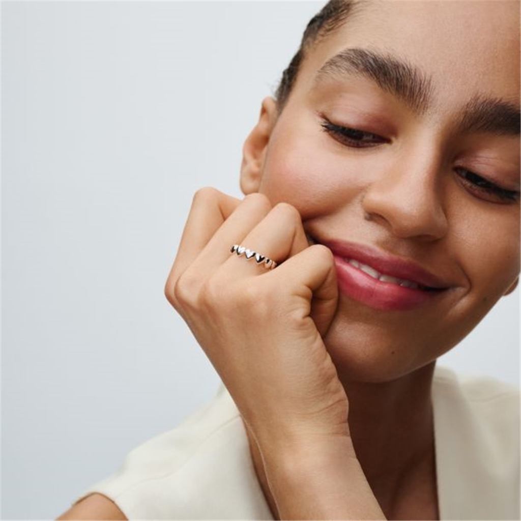 Pandora Moments Row of Hearts Ring Size 4.5