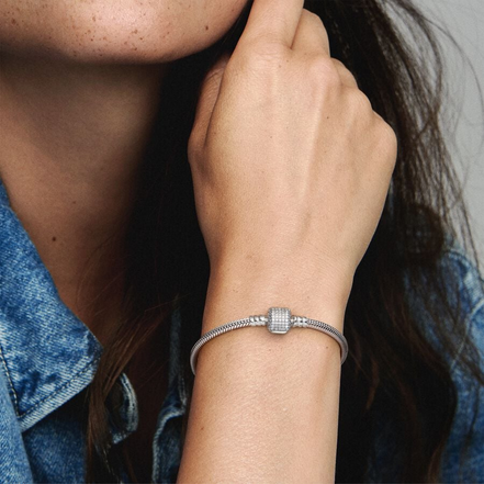 Pandora Moments Sparkling Pavé Clasp Snake Chain Bracelet Size 18
