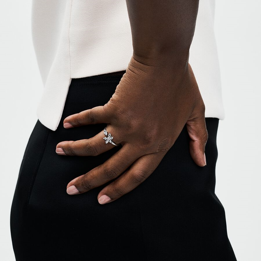 Pandora Timeless Sparkling Herbarium Cluster Open Ring Size 9