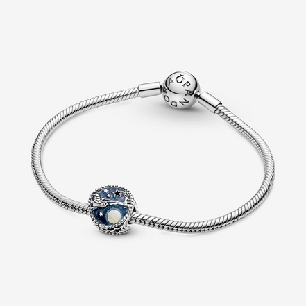 Pandora Moments Santa And the Reindeer Charm