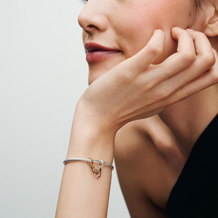 Pandora ME/Moments  Openable & Splitable Handcuffs Gold-Plated Dangle Charm