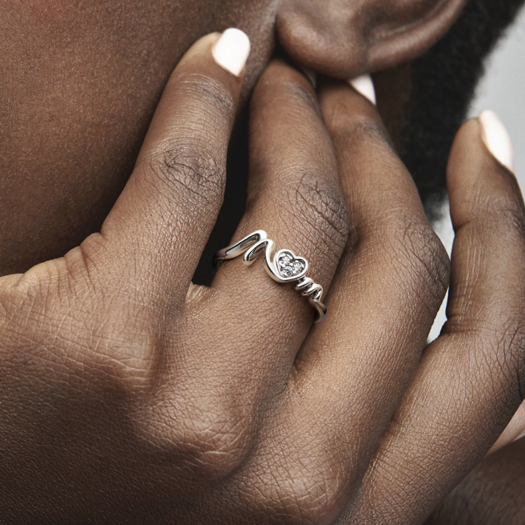 Pandora Moments Mom Pavé Heart Ring Size 6