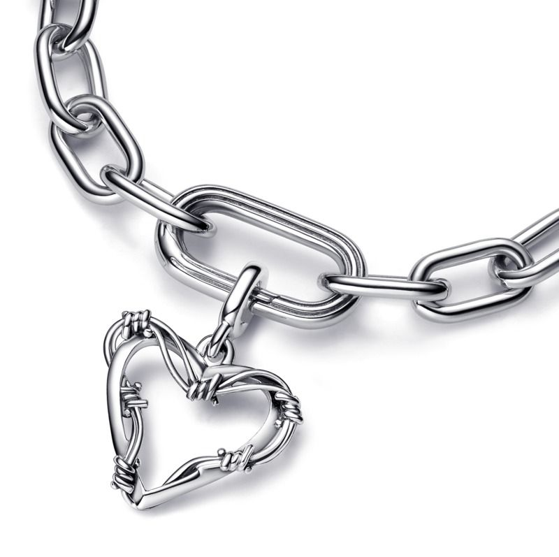 Pandora ME/Moments Wire Heart Medallion Charm
