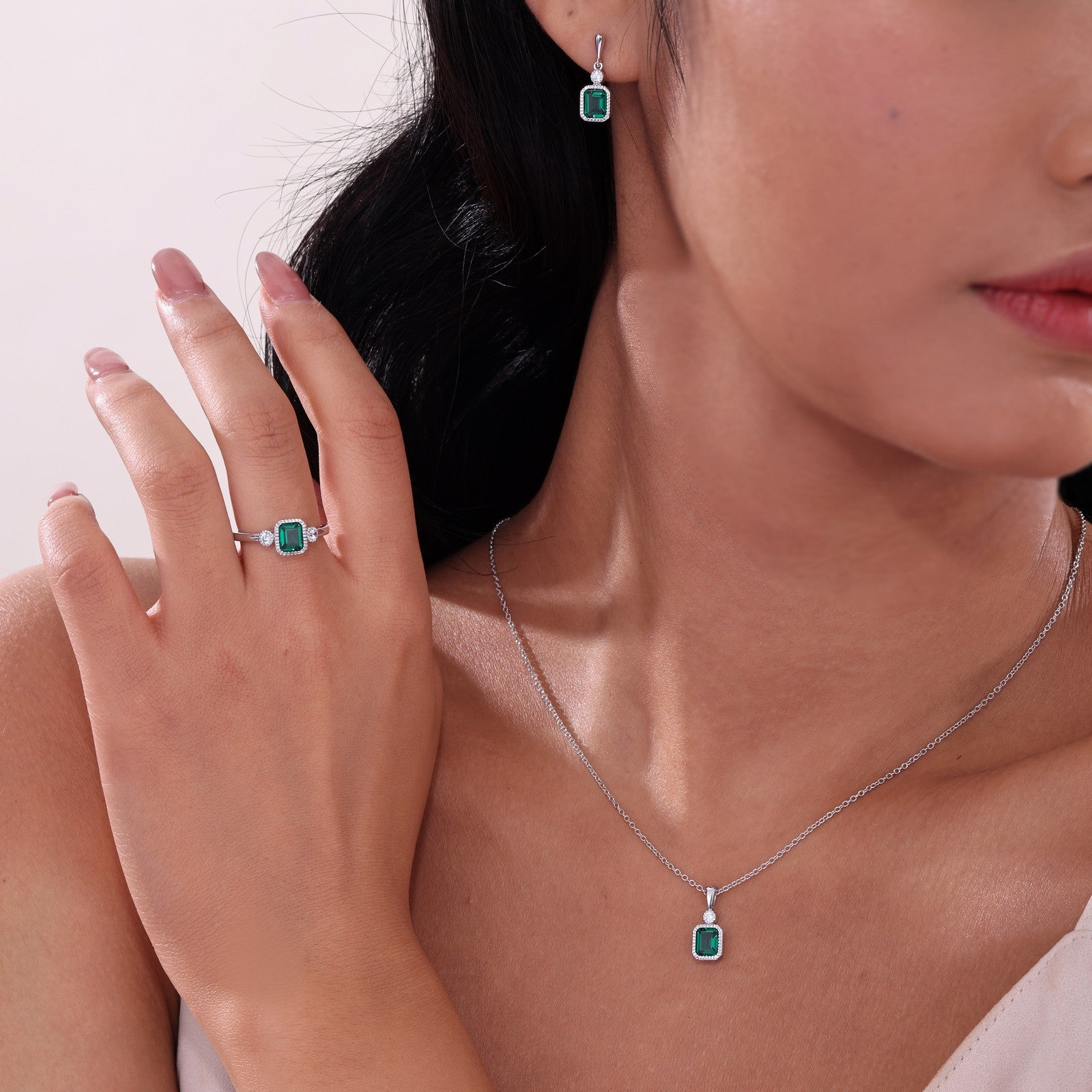 Lafonn 0.91 CTW Simulated Diamond and Emerald May Birthstone Necklace