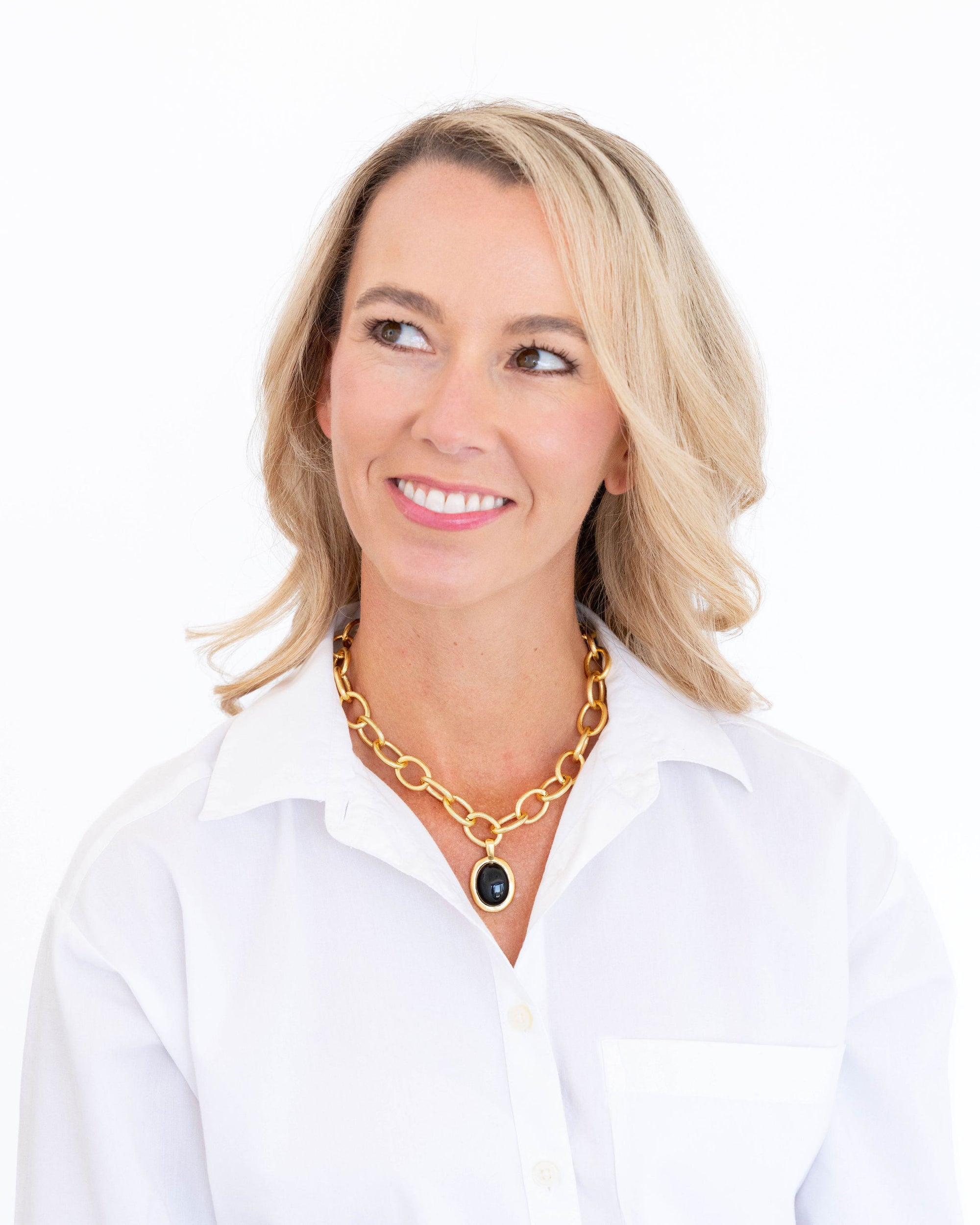 Susan Shaw Gold Oval & Black Onyx Loop Chain Necklace