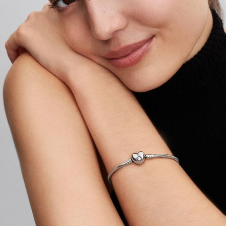 Pandora Moments Heart and Snake Chain Bracelet Size 20