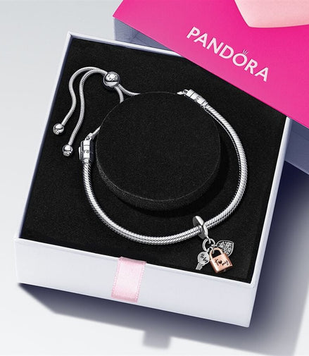 Pandora Moments Padlock & Heart Bracelet Gift Set