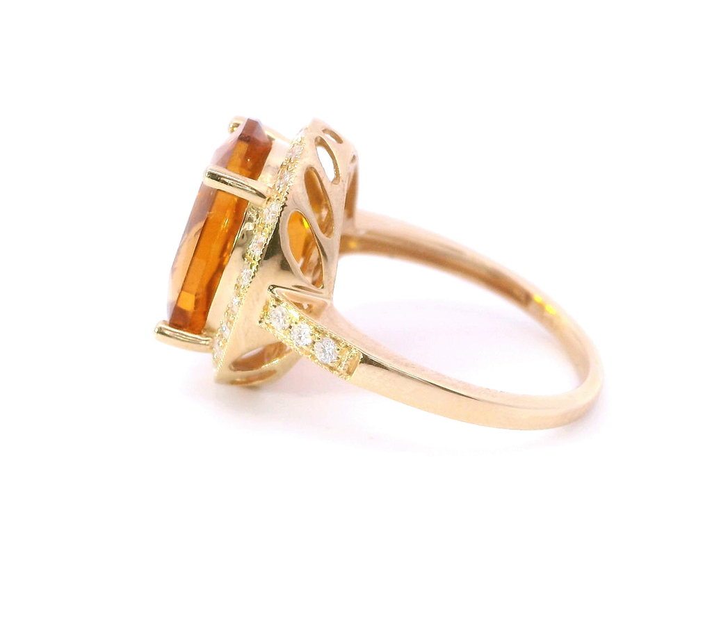 14K Yellow Gold Diamond And Oval Shaped Oval Citrine Fashion Ring