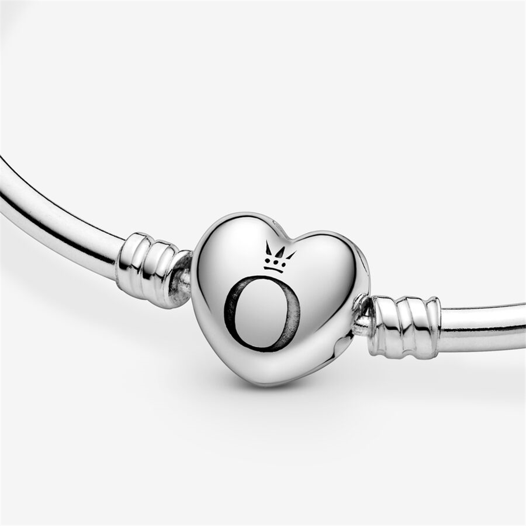 Pandora Moments Heart Clasp Charm Bangle Bracelet  Size 17