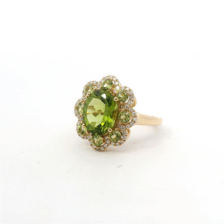 14K Yellow Gold Diamond And Peridot Flower Shaped Fashion Ring