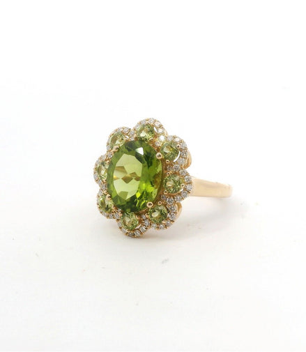 14K Yellow Gold Diamond And Peridot Flower Shaped Fashion Ring