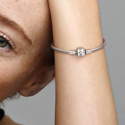 Pandora Moments Iconic Barrel Clasp Snake Chain Bracelet Size 16