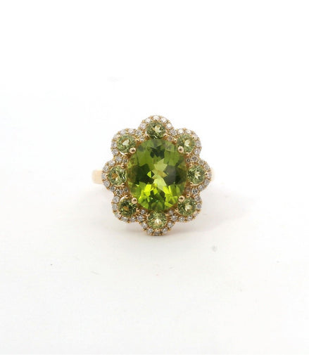 14K Yellow Gold Diamond And Peridot Flower Shaped Fashion Ring