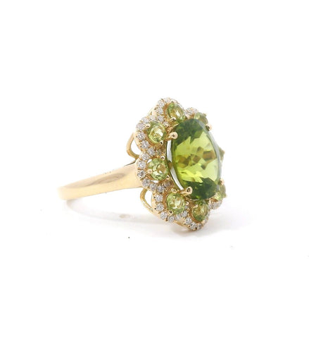 14K Yellow Gold Diamond And Peridot Flower Shaped Fashion Ring