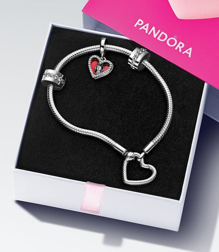Pandora Moments Heart & Keyhole Bracelet Gift Set