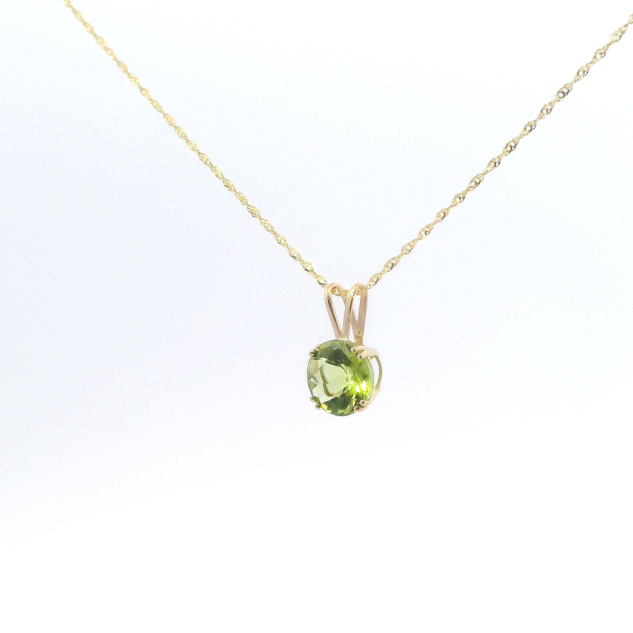 14K Yellow Gold 2 CT Peridot Pendant Necklace