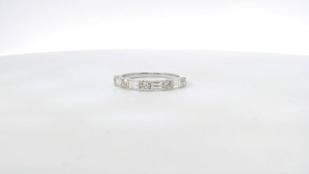 14K White Gold And 1.01 CTW Diamond Fashion Ring