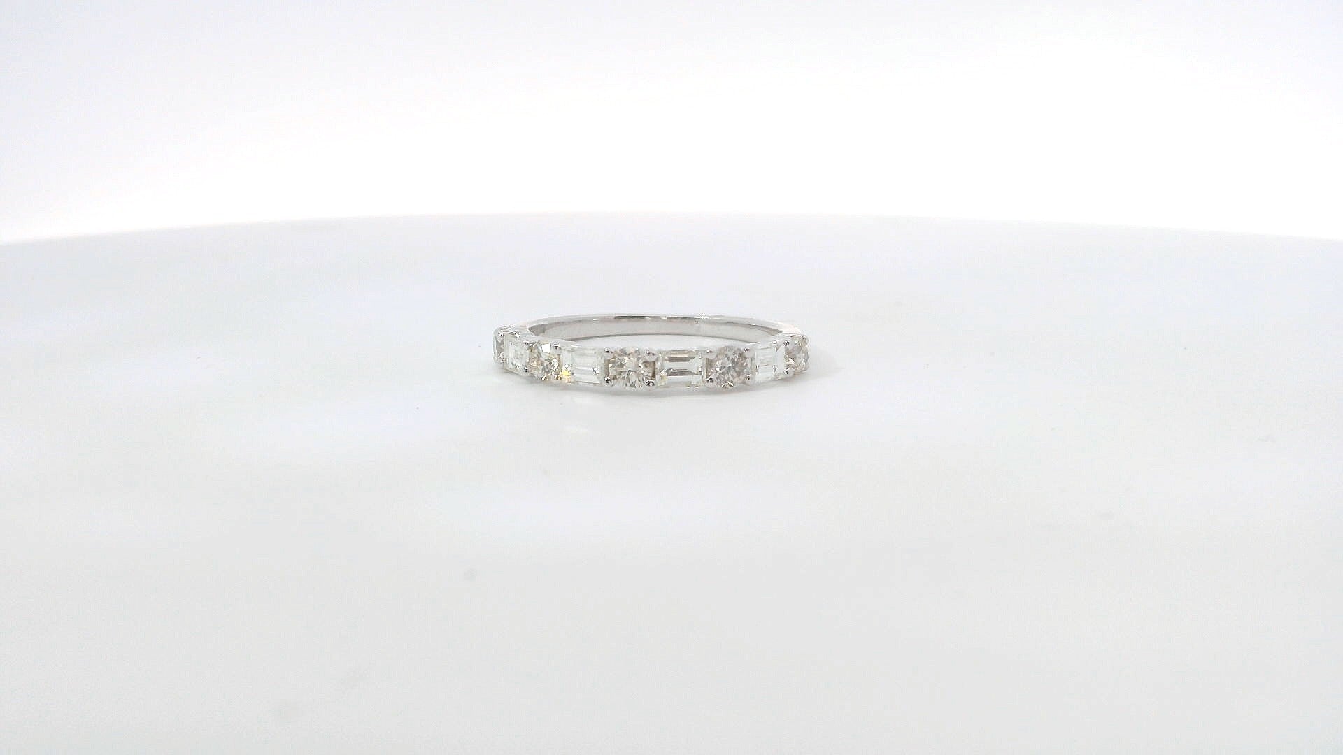 14K White Gold And 1.01 CTW Diamond Fashion Ring