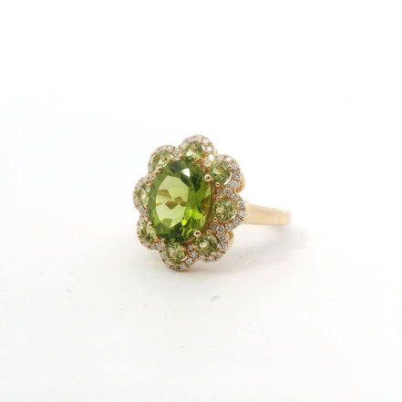 14K Yellow Gold Diamond And Peridot Flower Shaped Fashion Ring