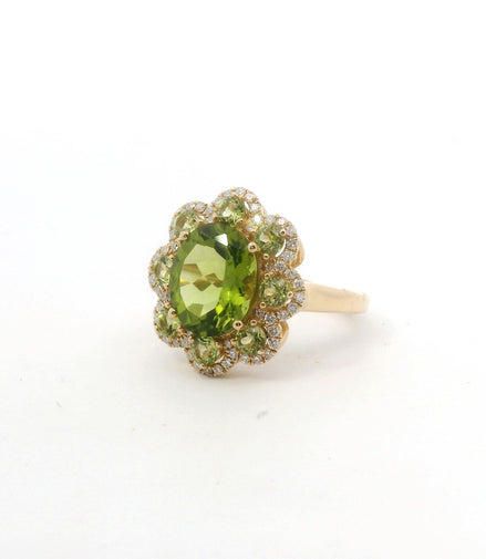 14K Yellow Gold Diamond And Peridot Flower Shaped Fashion Ring