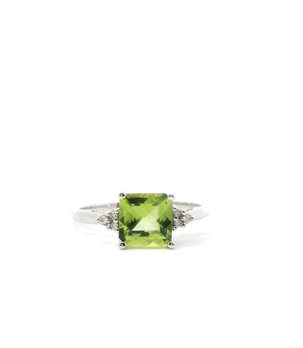 14K White Gold Diamond And Peridot Princess Cut Fashion Ring