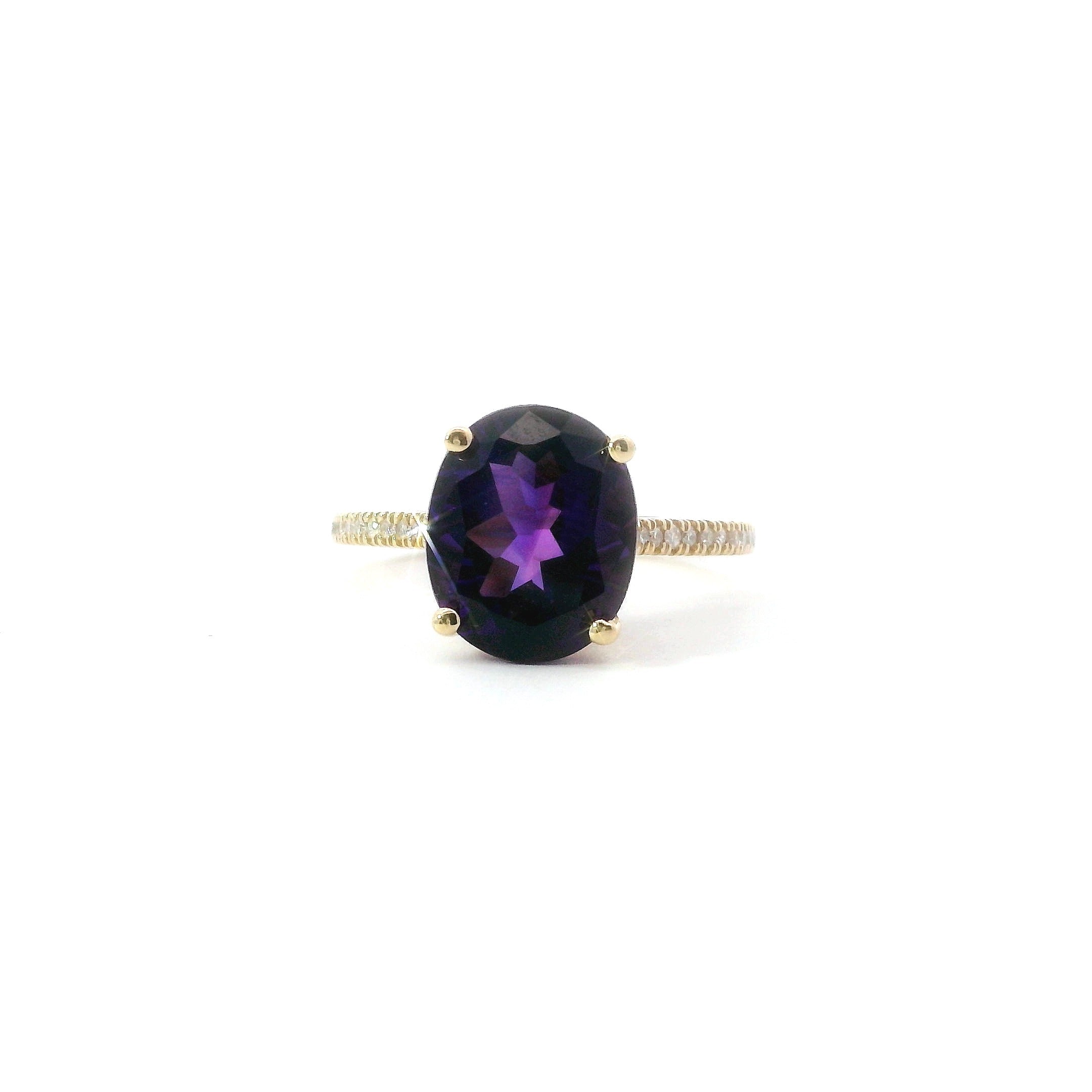 14K Yellow Gold Diamond And Amethyst Oval Fashion Ring