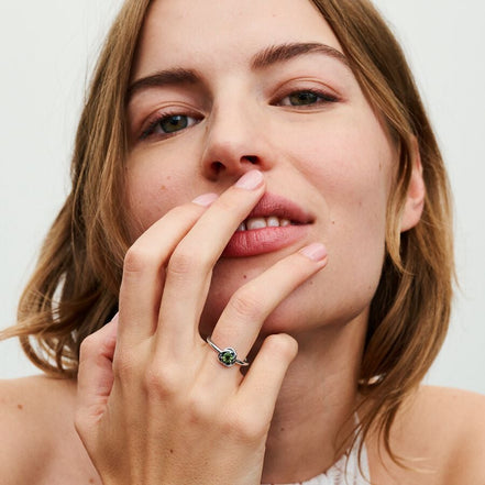 Pandora Moments August Spring Green Eternity Circle Ring Size 6