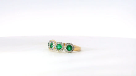 14K Yellow Gold Diamond and Vibrant Emerald Fashion Ring
