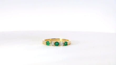 14K Yellow Gold Diamond And Emerald 5 Stone Fashion Ring