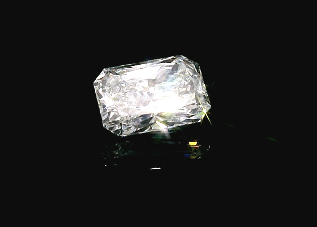 2.56 Ct F Vs1 Lab-Grown Radiant Cut Diamond