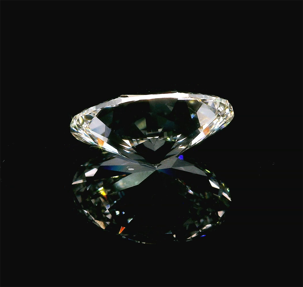 Lab Grown 4.10 ct Oval Diamond