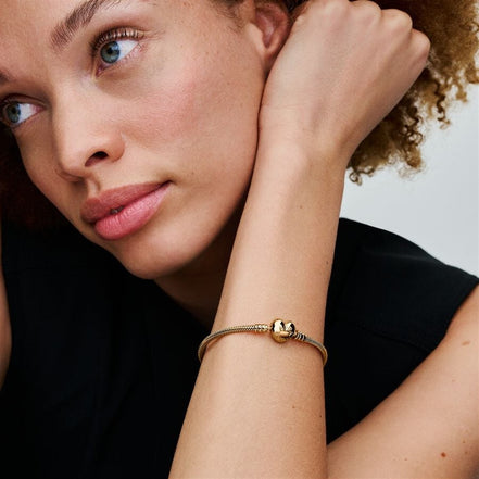 Pandora Moments Heart Clasp Snake Chain Bracelet Size 18