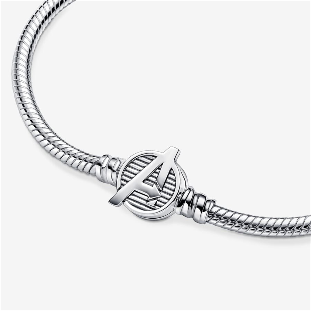 Pandora Moments Marvel The Avengers Logo Clasp Snake Chain Bracelet Size 20