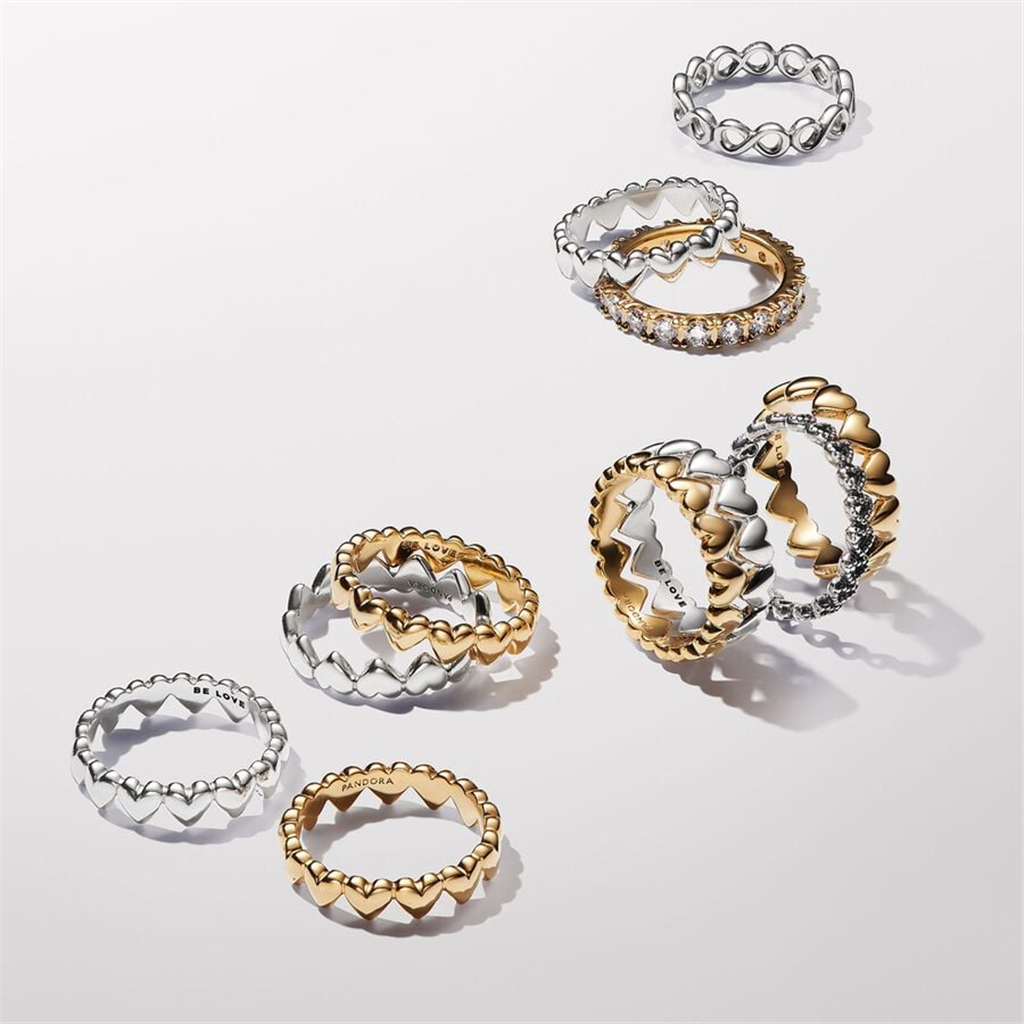 Pandora Moments Row of Hearts Gold-Plated Ring Size 8.5